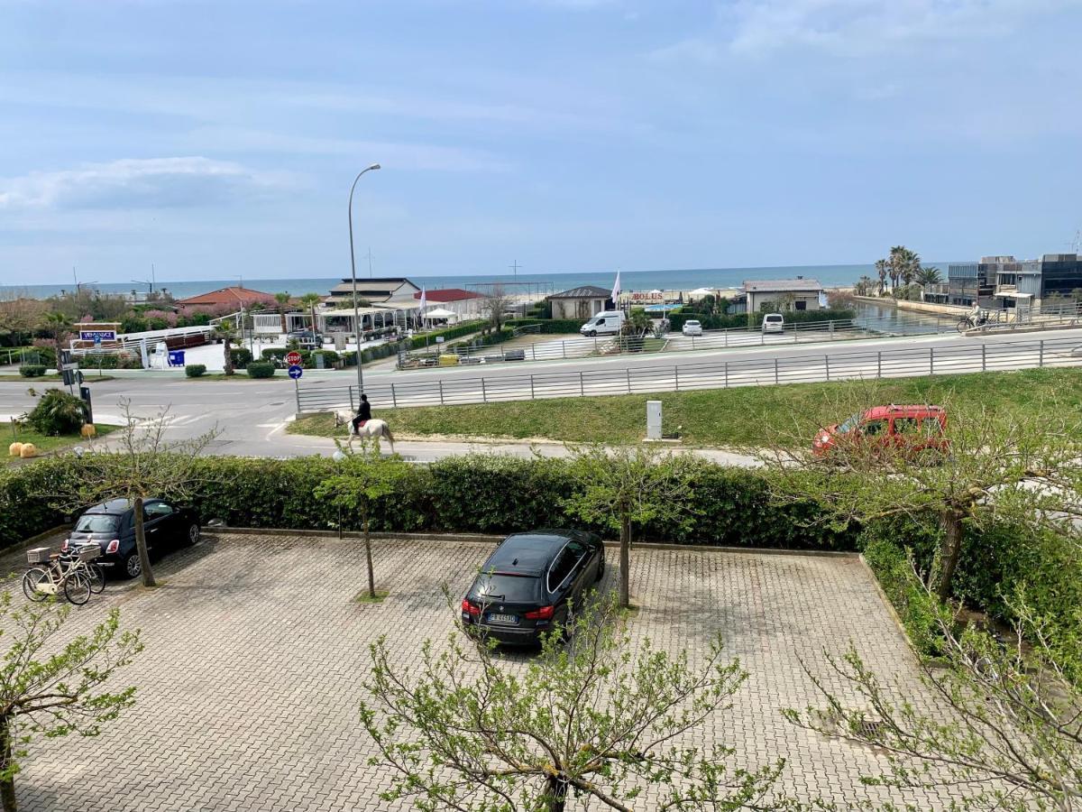 Casa Sul Mare- House On The Sea- Versilia マリーナ・ディ・ピエトラサンタ エクステリア 写真